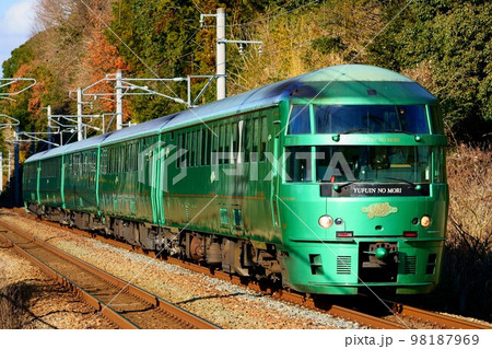 特急ゆふいんの森(キハ72系)　鹿児島本線：天拝山～原田 98187969