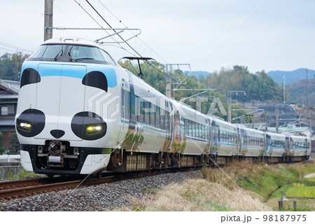 287系1000番台「パンダくろしおsmileアドベンチャートレイン」きのくに線上富田町 287系1000番台「パンダくろしおsmileアドベンチャートレイン」きのくに線上富田町 98187975