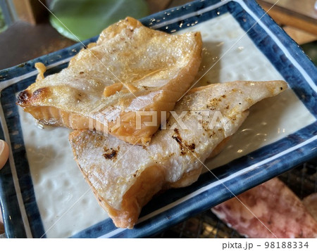 サーモンのハラス焼き 98188334