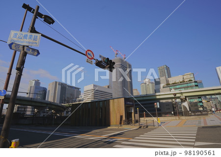 大阪　北区　中之島　渡辺橋南詰　交差点　四つ橋筋 98190561