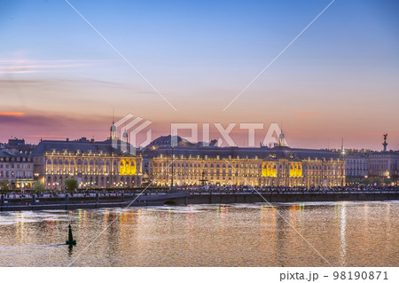 View of Bordeaux city center, France View of Bordeaux city center, France 98190871
