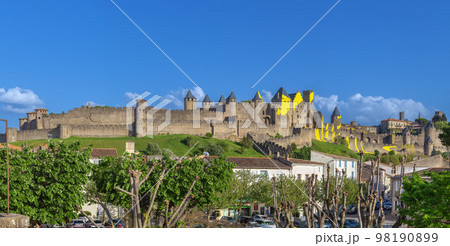 Cite de Carcassonne, France 98190899