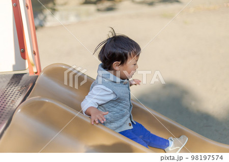 3 years old 98197574