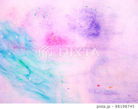 背景に使える絵の具で手書きした抽象的な美しいイラスト 98198745