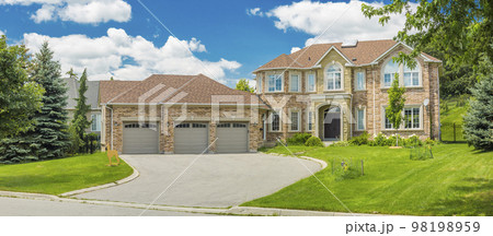 Custom built luxury house in the suburbs of Toronto, Canada. Custom built luxury house in the suburbs of Toronto, Canada. 98198959