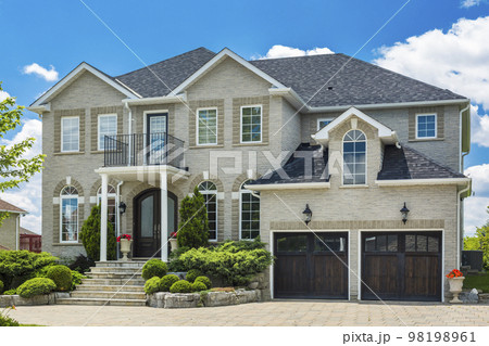 Custom built luxury house in the suburbs of Toronto, Canada. Custom built luxury house in the suburbs of Toronto, Canada. 98198961