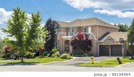 Custom built luxury house in the suburbs of Toronto, Canada. Custom built luxury house in the suburbs of Toronto, Canada. 98198964