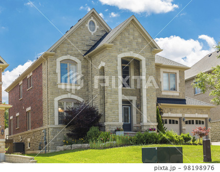 Custom built luxury house in the suburbs of Toronto, Canada. Custom built luxury house in the suburbs of Toronto, Canada. 98198976