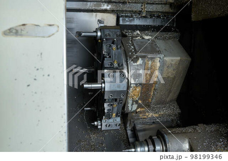 工作機械・マシニングセンター・NC旋盤イメージ 98199346