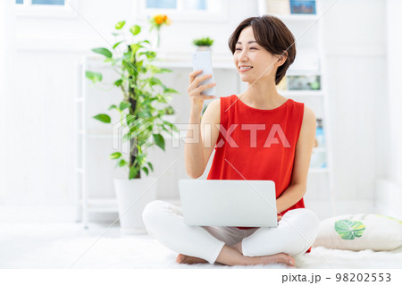 女性 ライフスタイル 30代 女性 ライフスタイル 30代 98202553