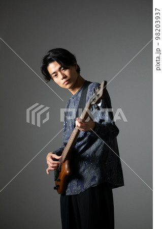 男性 ミュージシャン ライブ 男性 ミュージシャン ライブ 98203937