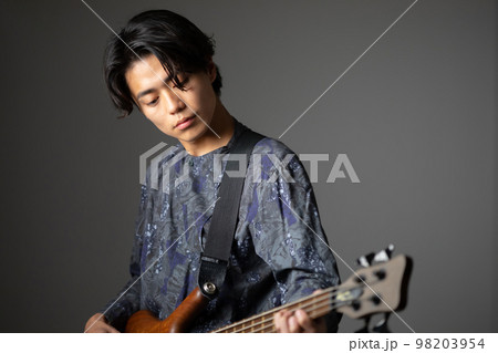 男性 ミュージシャン ライブ 男性 ミュージシャン ライブ 98203954