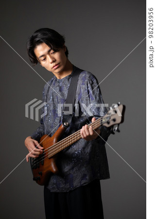 男性 ミュージシャン ライブ 男性 ミュージシャン ライブ 98203956