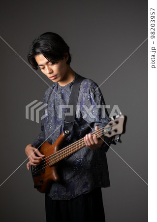 男性 ミュージシャン ライブ 男性 ミュージシャン ライブ 98203957