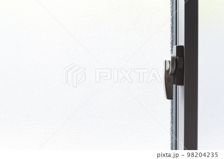 窓のカギ 98204235