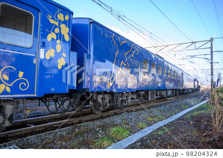 SL銀河ラストランへ東北本線矢巾駅から花巻駅へ、ヘッドマークなしで走行 98204324