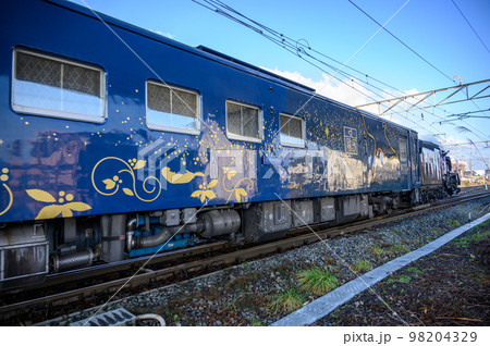 SL銀河ラストランへ東北本線矢巾駅から花巻駅へ、ヘッドマークなしで走行 98204329