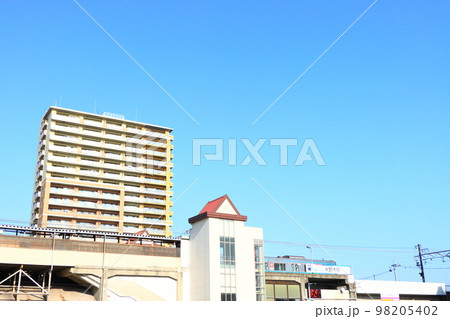 名鉄豊田線、米野木駅とマンションの風景 名鉄豊田線、米野木駅とマンションの風景 98205402