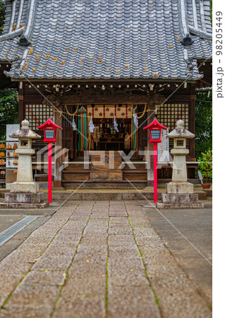 【神奈川県】高田天満宮の本堂・12月　※自然風景 98205449