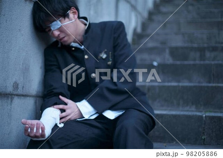 倒れこむ中二病 98205886