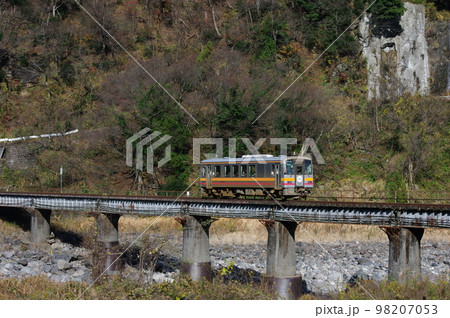 大糸線 キハ120 姫川鉄橋 大糸線 キハ120 姫川鉄橋 98207053
