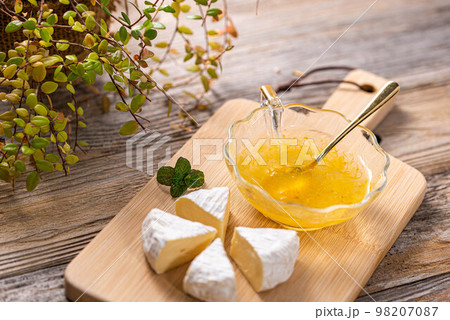 カマンベールチーズ　（ カマンベール ） 98207087