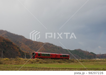 大糸線全線開通65周年記念乗入れ リゾート雪月花 袴岩付近 98207226