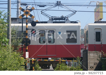 電車と踏切 電車と踏切 98207715