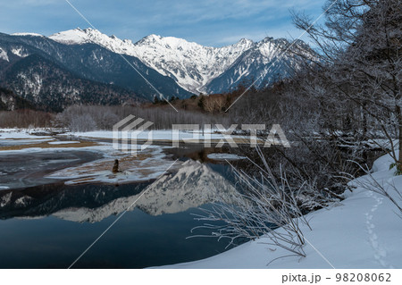 冬の上高地 98208062