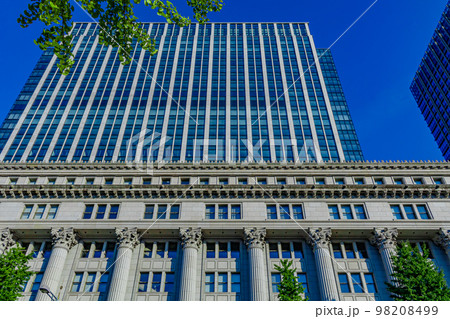 【東京の都市風景】明治生命館（東京丸の内） 98208499