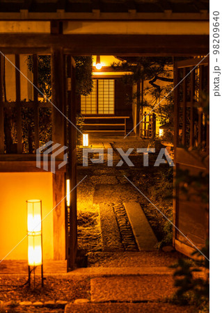 古都京都 東山花灯路 青蓮院門跡 古都京都 東山花灯路 青蓮院門跡 98209640