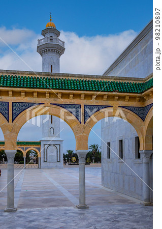 チュニジアのモナスティール 98210897