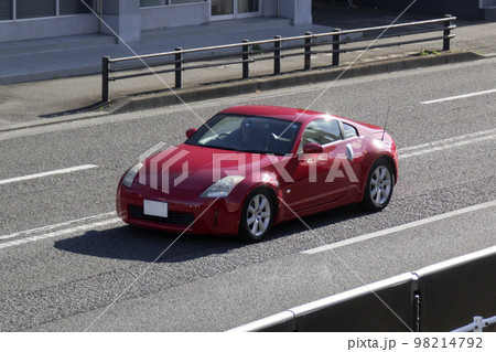 スポーツカー　道路走行 98214792