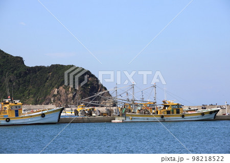 紀中の漁港 98218522