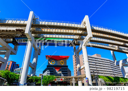 千葉県  千葉市を走る千葉モノレール（千葉駅付近） 98219715