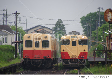 小湊鉄道 海士有木駅 キハ200とキハ40 98219947