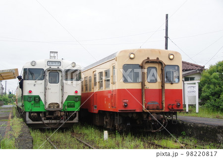 小湊鉄道 上総山田駅 列車交換 98220817