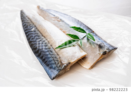 まな板シートを敷いた塩サバフィーレ まな板シートを敷いた塩サバフィーレ 98222223