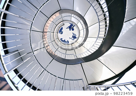 らせん階段「愛知県小牧市・四季の森・展望台」 98223459