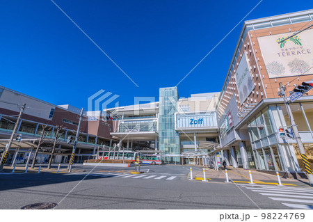 日本の横浜都市景観 たまプラーザ駅などを望む 日本の横浜都市景観 たまプラーザ駅などを望む 98224769