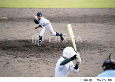 左ピッチャーの投球(高校野球) 左ピッチャーの投球(高校野球) 98225160