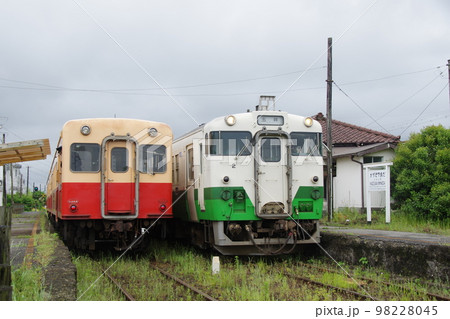 小湊鉄道 上総山田駅 列車交換 小湊鉄道 上総山田駅 列車交換 98228045