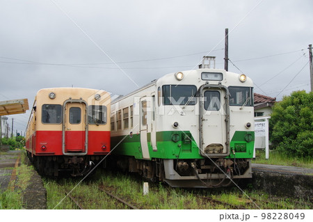 小湊鉄道 上総山田駅 列車交換 98228049