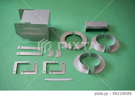 ステンレスで製作した部品 98228086