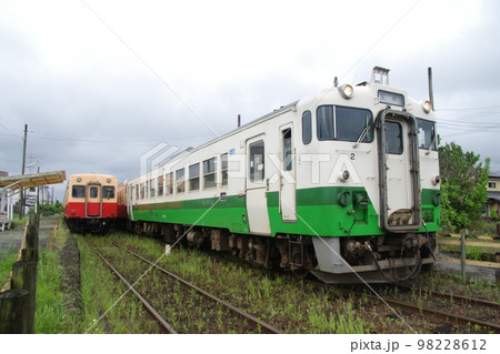 小湊鉄道 上総山田駅 列車交換 小湊鉄道 上総山田駅 列車交換 98228612