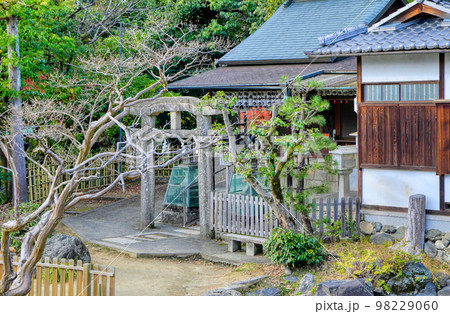 京都御苑の厳島神社 京都御苑の厳島神社 98229060