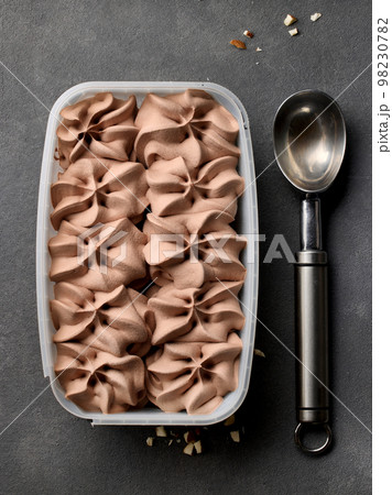 chocolate ice cream 98230782