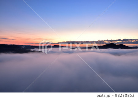 鎌倉山の雲海 98230852