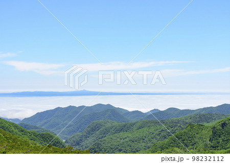 望郷の国後 知床峠より 98232112