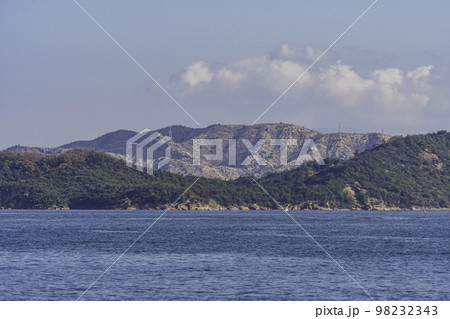 宇野港沖の石島（井島）　岡山県玉野市 98232343